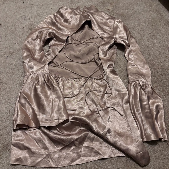 & Other Stories Shimmering Gold trumpet sleeve lace up back dress size 6 - Picture 3 of 5